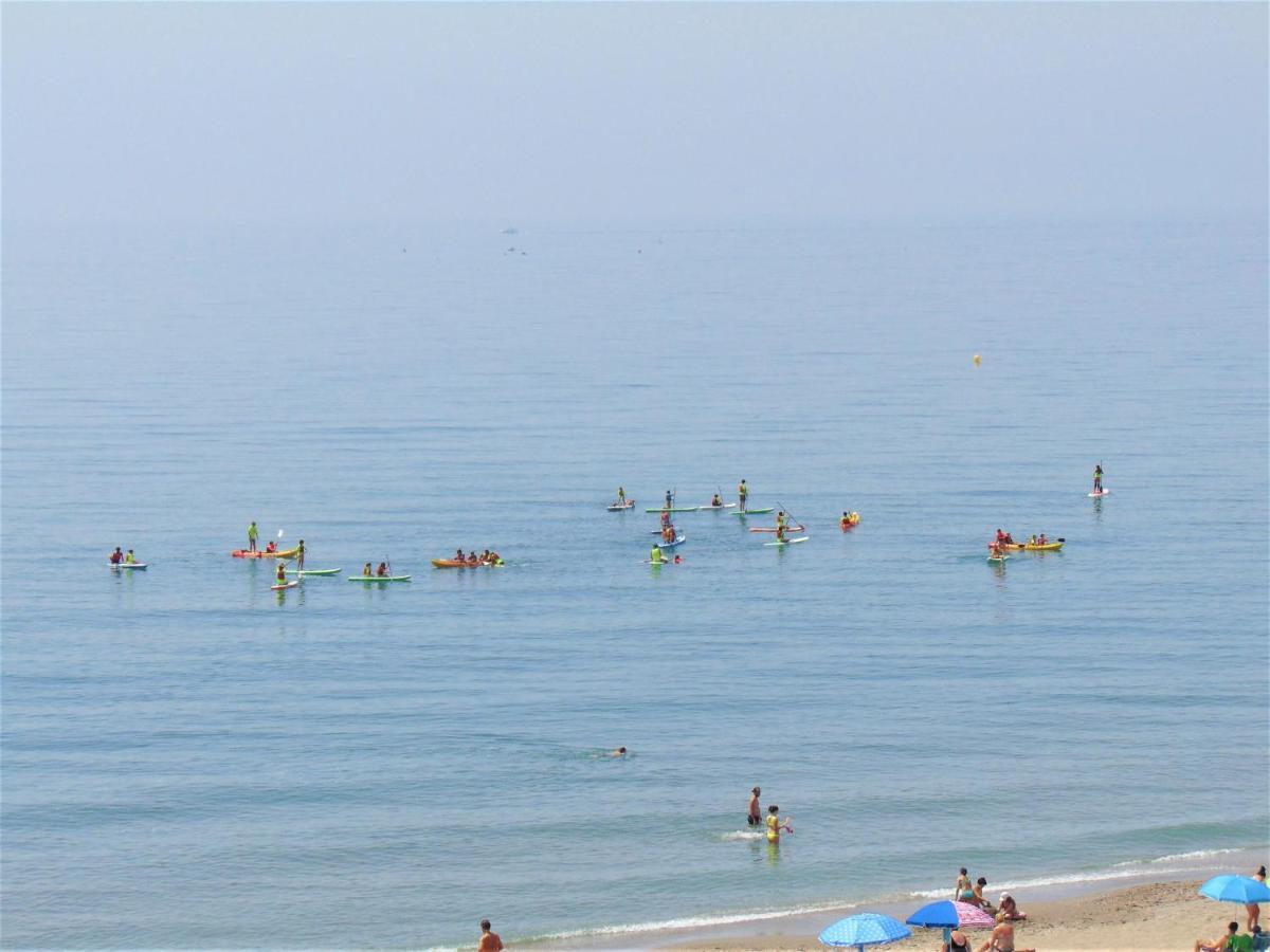 Beachfront, Two Bed- & Bathrooms, Private Parking Fuengirola Luaran gambar