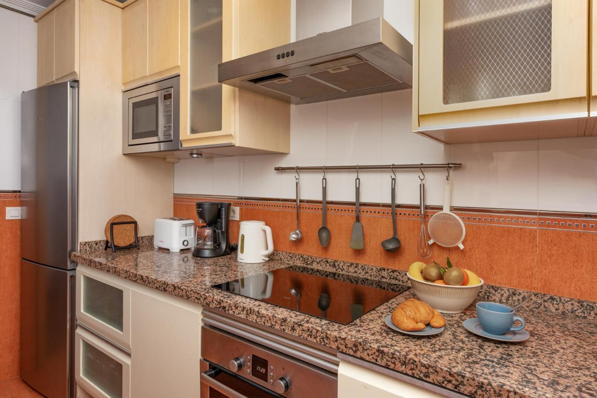 Beachfront, Two Bed- & Bathrooms, Private Parking Fuengirola Luaran gambar
