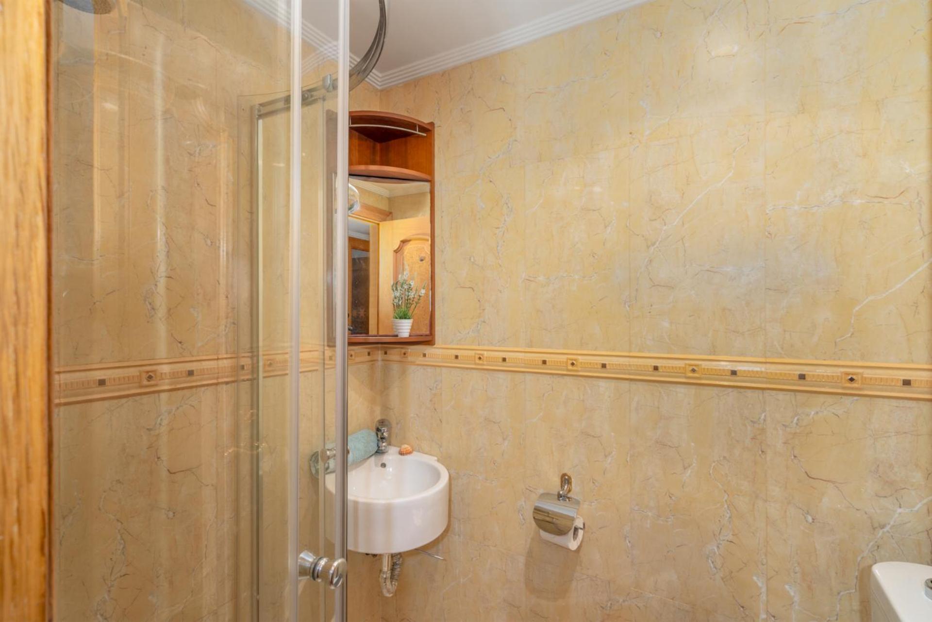 Beachfront, Two Bed- & Bathrooms, Private Parking Fuengirola Luaran gambar