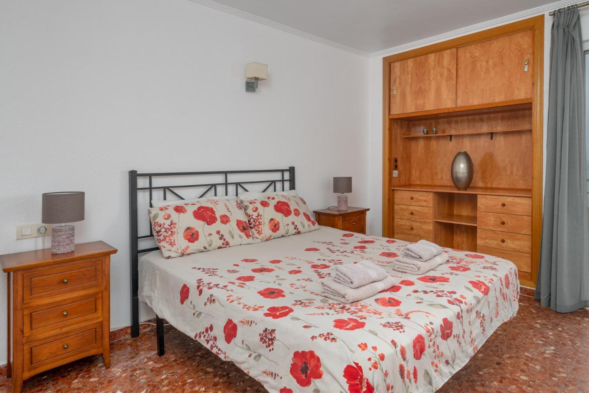 Beachfront, Two Bed- & Bathrooms, Private Parking Fuengirola Luaran gambar