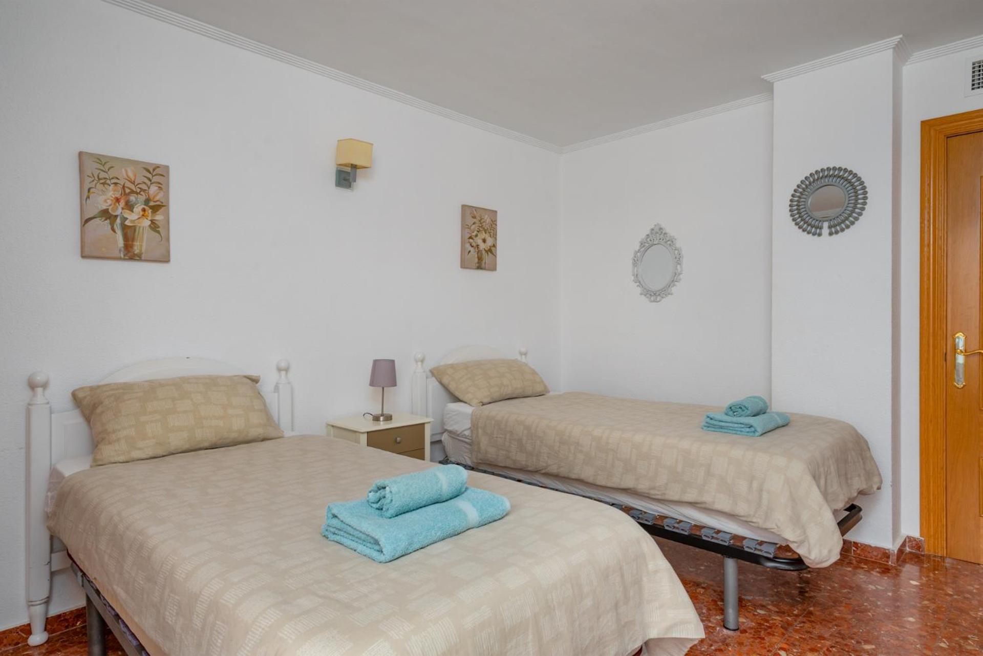 Beachfront, Two Bed- & Bathrooms, Private Parking Fuengirola Luaran gambar