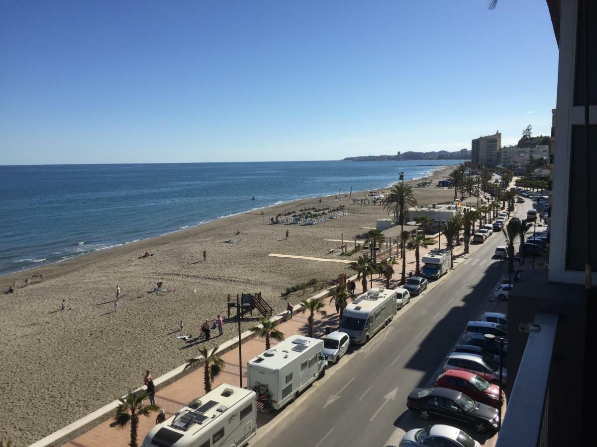 Beachfront, Two Bed- & Bathrooms, Private Parking Fuengirola Luaran gambar